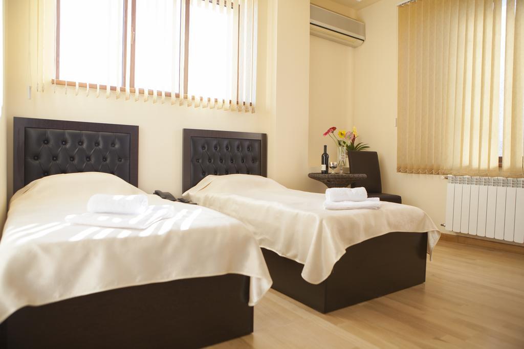 Daniel Boutique Hotel Jerevan Exteriör bild