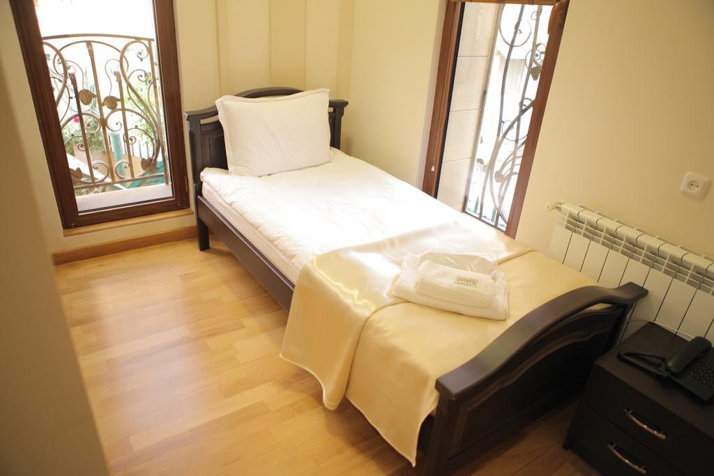 Daniel Boutique Hotel Jerevan Exteriör bild