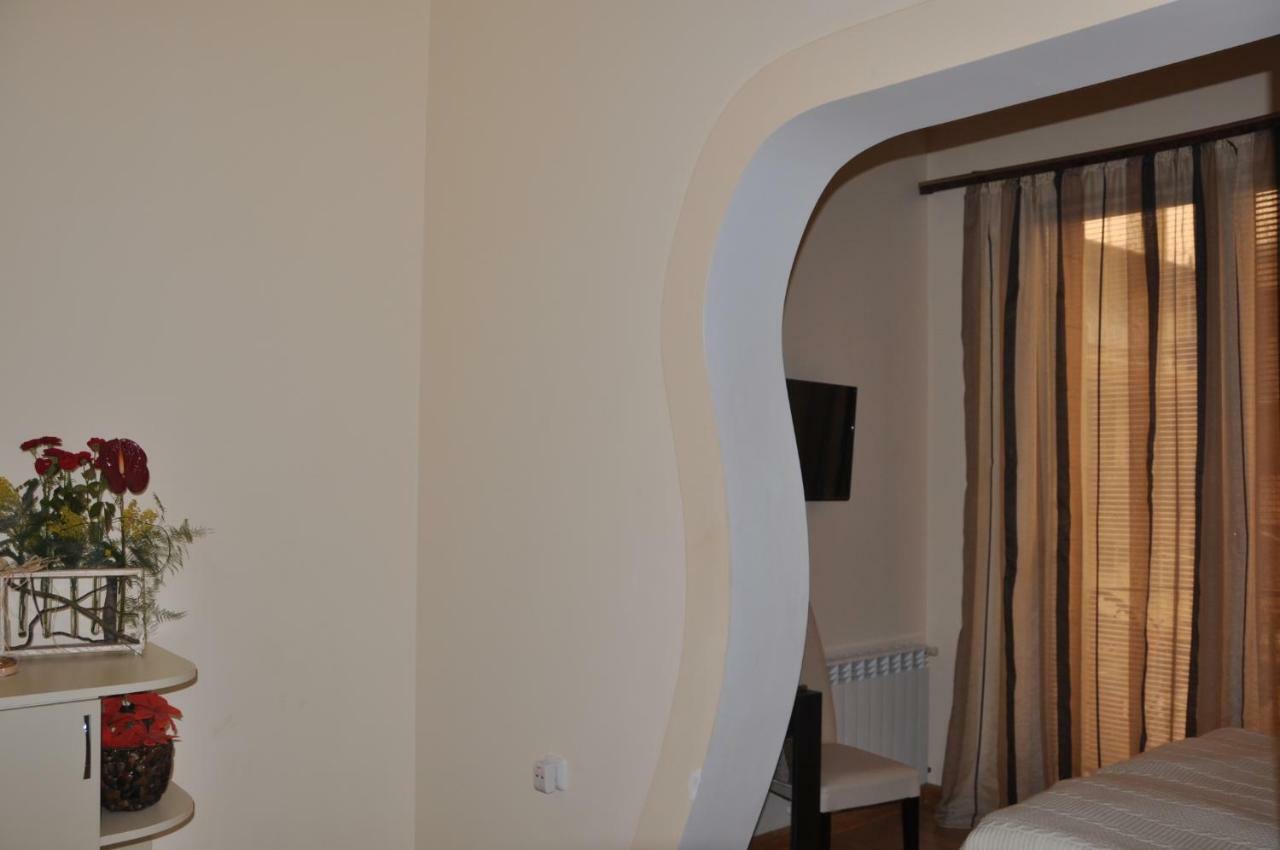 Daniel Boutique Hotel Jerevan Exteriör bild